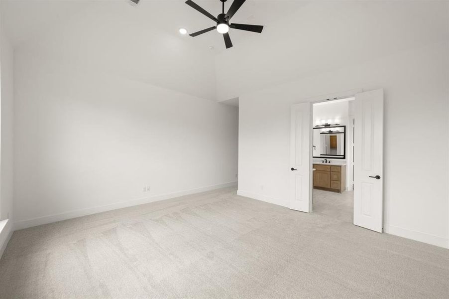 Spacious, unfurnished interior of a new home in La Frontera, Fort Worth (Image 28).