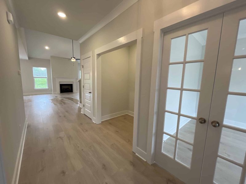 Spacious, unfurnished interior of a new home in Saundersville Station, Hendersonville (Image 12).