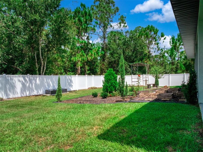 Exterior details and patio area of a home in , Sebring (Image 29).