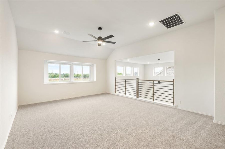 Spacious, unfurnished interior of a new home in Glenwood Meadows, Argyle (Image 36).
