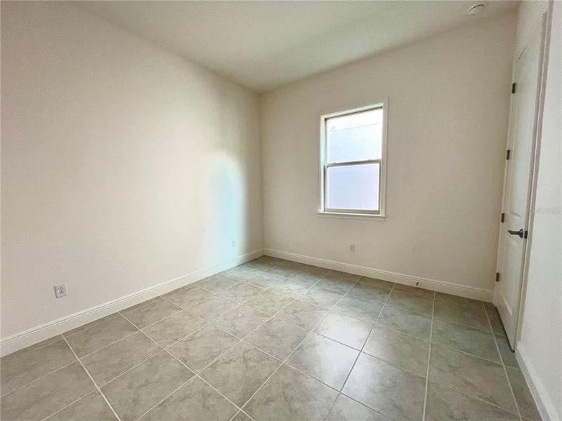 Spacious, unfurnished interior of a new home in , Orlando (Image 26).