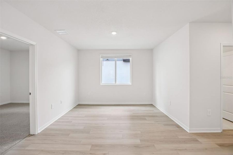 Spacious, unfurnished interior of a new home in Two Rivers - Classic Series, Zephyrhills (Image 20).