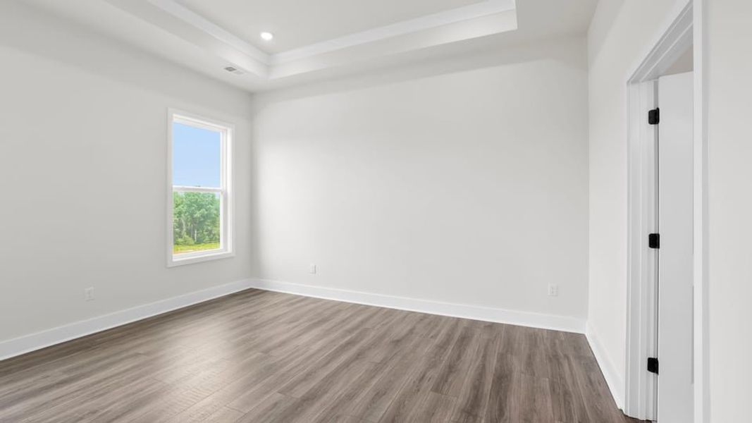 Spacious, unfurnished interior of a new home in Sunset Summits, Spartanburg (Image 30).