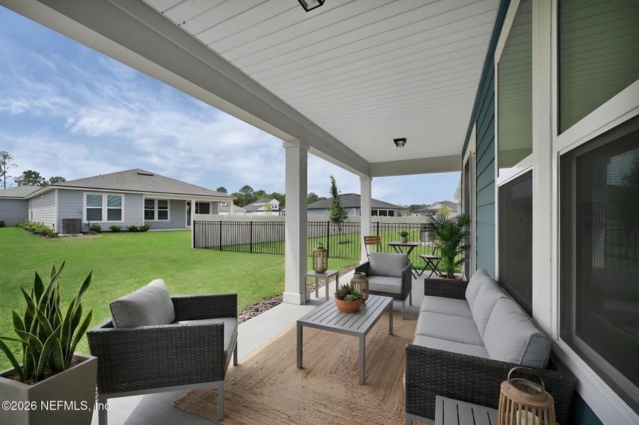 Exterior details and patio area of a home in Hyland Trail, Green Cove Springs (Image 4).
