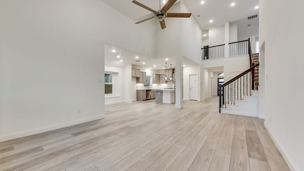 Spacious, unfurnished interior of a new home in Creekview Meadows, Pilot Point (Image 11).
