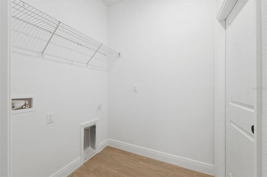 Spacious, unfurnished interior of a new home in , Ocala (Image 27).