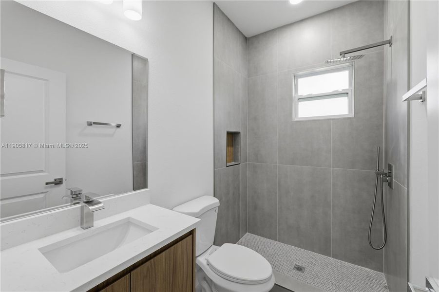 Furnished interior view inside a new home in , Port Charlotte (Image 7).