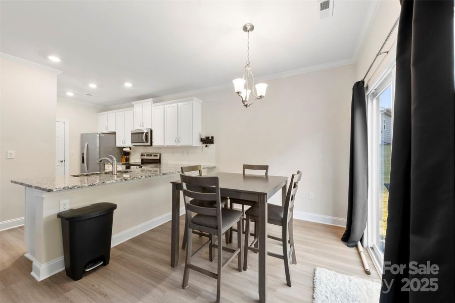 Dining Area & Kitchen
