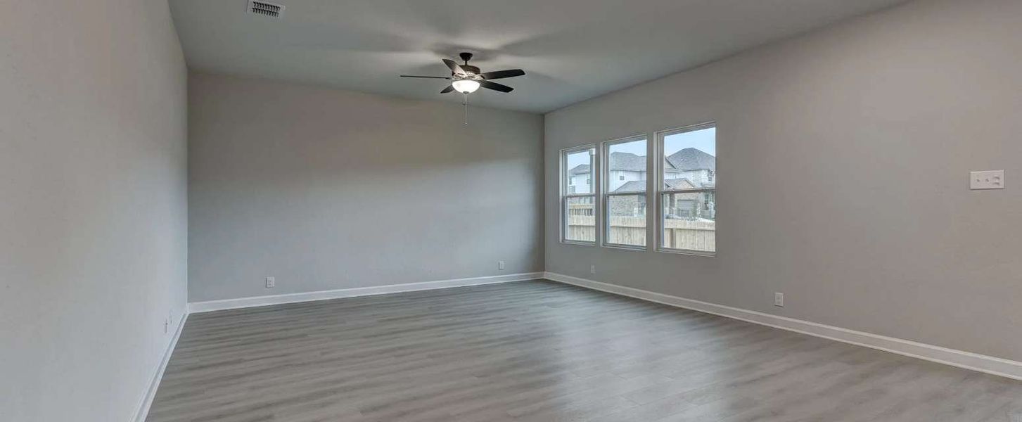 Representative unfurnished interior of a home built from the Laurel by Ashton Woods in Arcadia Ridge, San Antonio (Image 17).
