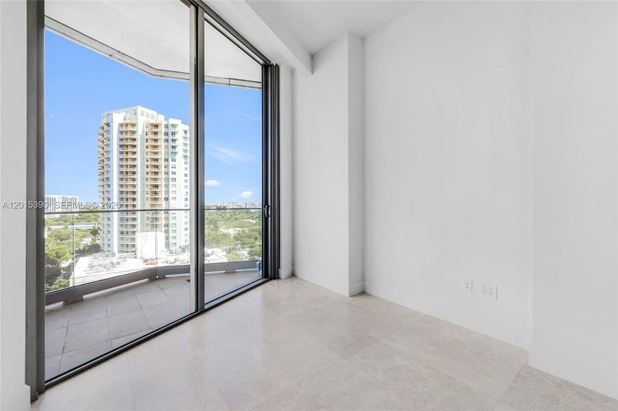 Spacious, unfurnished interior of a new home in , Miami (Image 73).