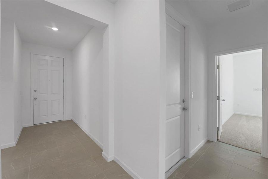 Spacious, unfurnished interior of a new home in Willowbrook North, Winter Haven (Image 27).