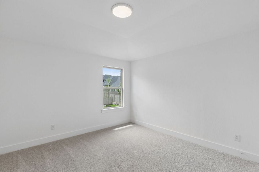 Spacious, unfurnished interior of a new home in Painted Tree Lakeside, McKinney (Image 26).