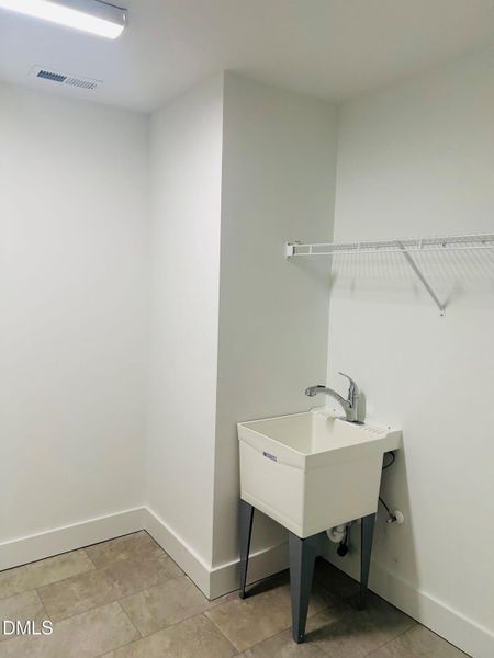 RVF 53 laundry room