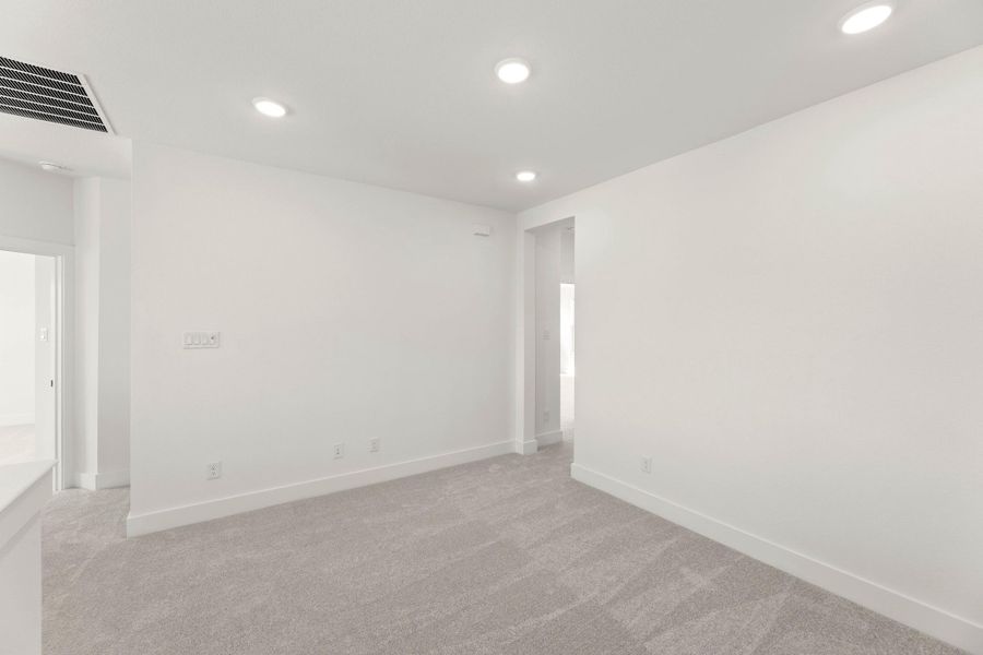 Spacious, unfurnished interior of a new home in The Retreat at Harvest, Argyle (Image 21).
