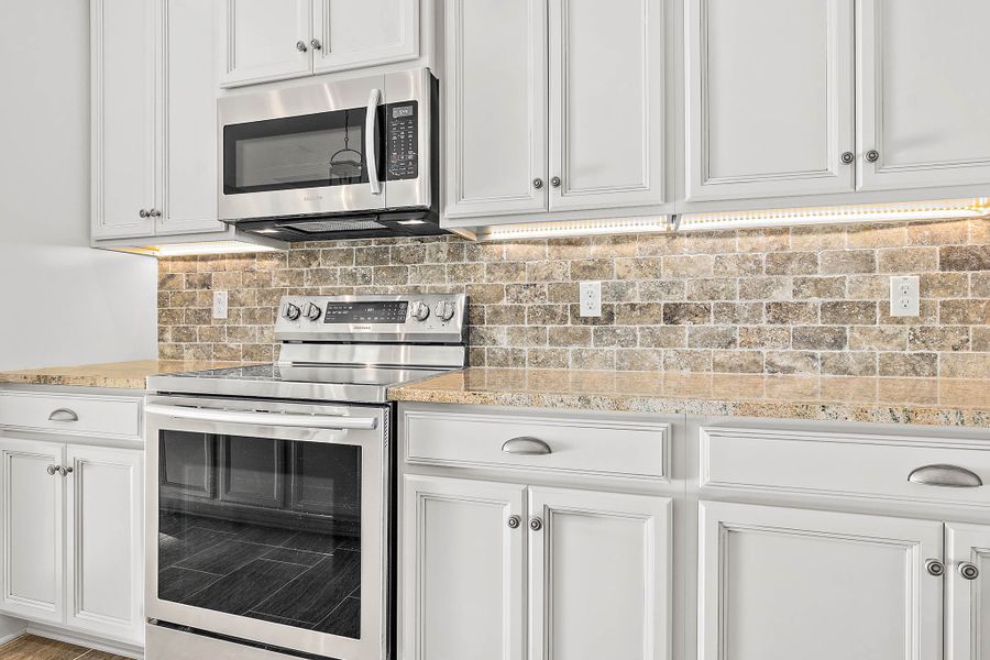 Muirfield with Bonus Kitchen Cabinets Muirfield with Bonus Kitchen Cabinets