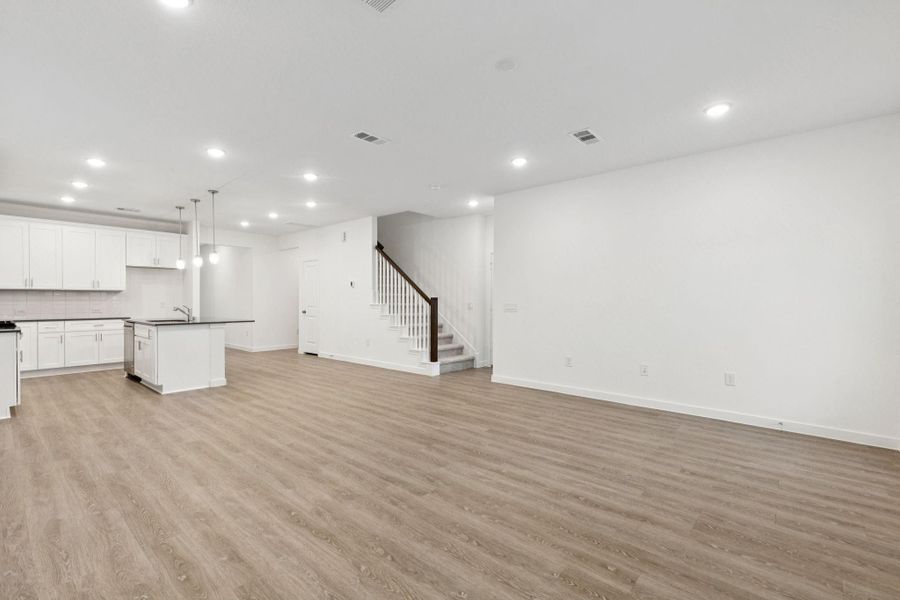 Spacious, unfurnished interior of a new home in Mavera, Conroe (Image 25).