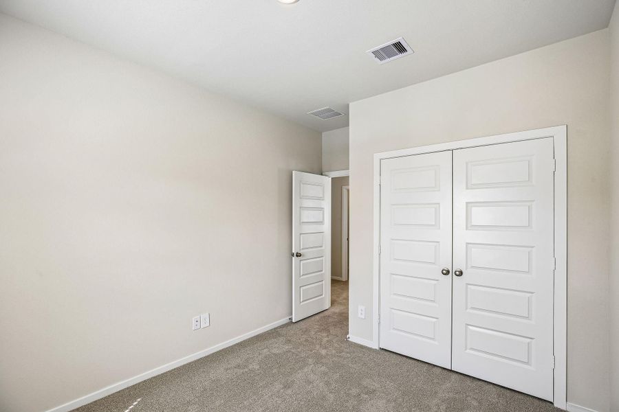 Spacious, unfurnished interior of a new home in Kemah Crossing - City Series, Kemah (Image 32).