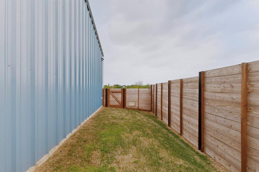 Exterior details and patio area of a home in , Whitewright (Image 27).
