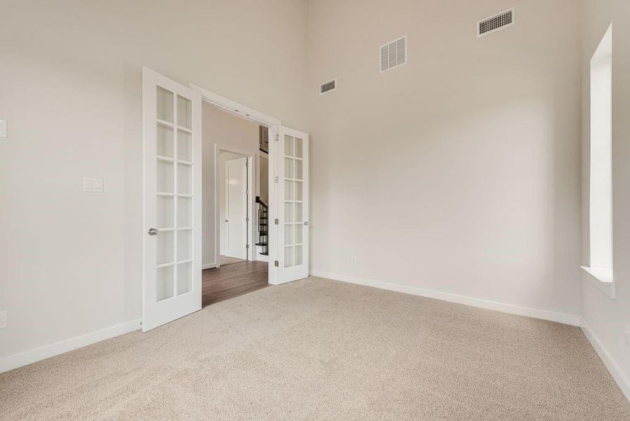 Spacious, unfurnished interior of a new home in Edgewater, Fate (Image 25).