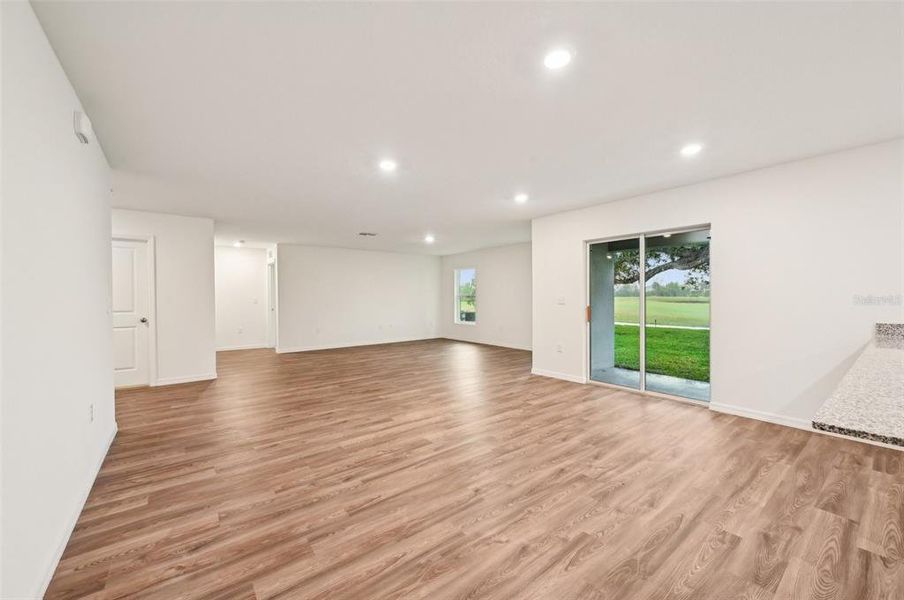 Spacious, unfurnished interior of a new home in Sugarmill Woods, Homosassa (Image 28). Spacious, unfurnished interior of a new home in Sugarmill Woods, Homosassa (Image 28).