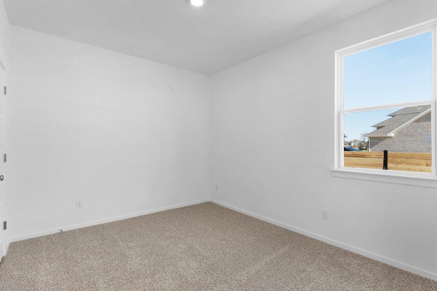 Spacious, unfurnished interior of a new home in Highland Village, Georgetown (Image 23).