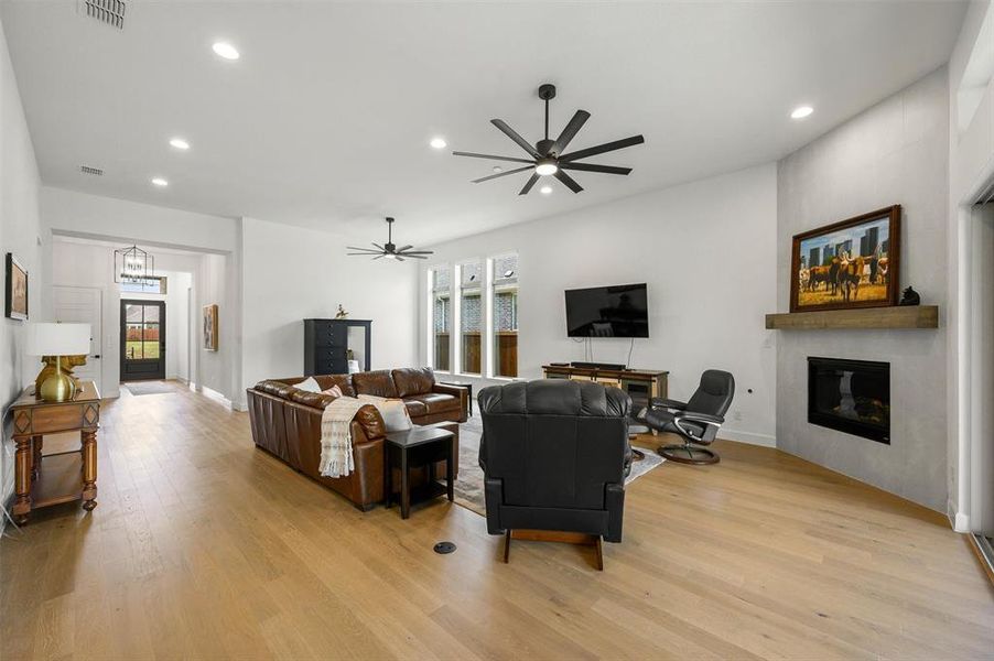 Furnished interior view inside a new home in Sonoma Verde, McLendon-Chisholm (Image 20).