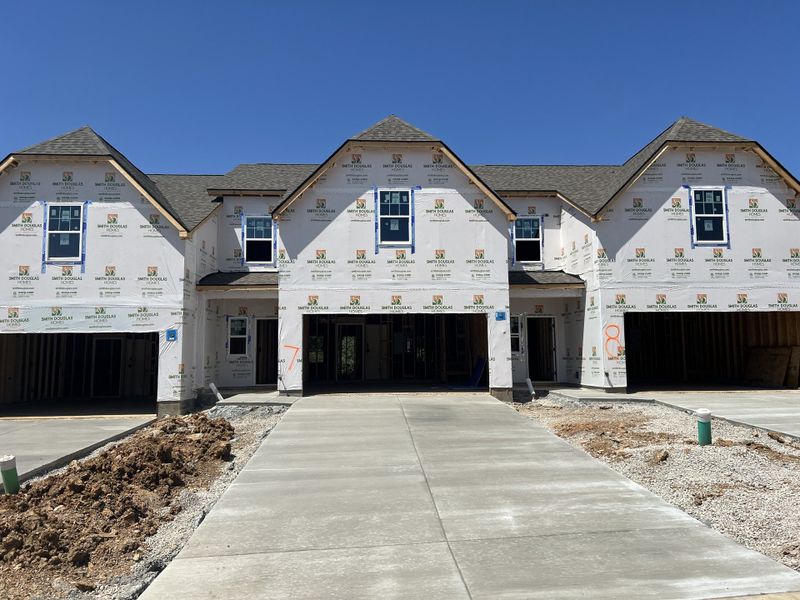 This Jasper is estimated to be complete in October. Contact on-site agent to schedule a tour.