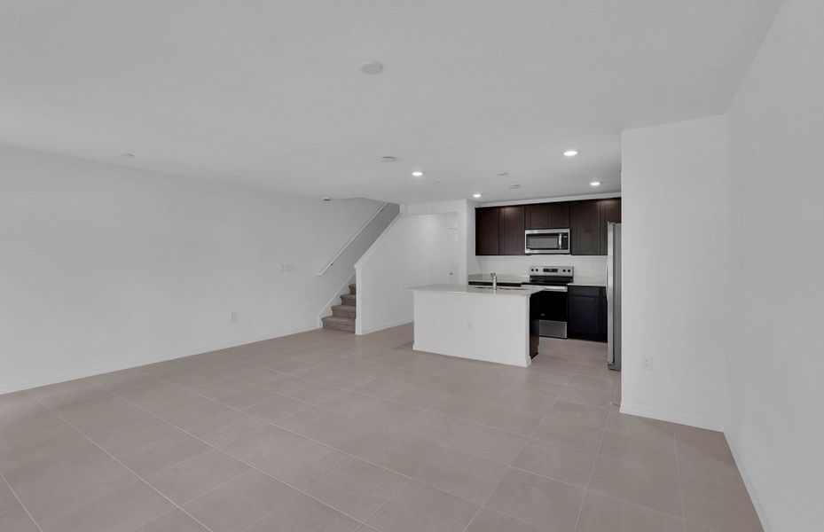 Spacious, unfurnished interior of a new home in Normandy Pines, Jacksonville (Image 18).