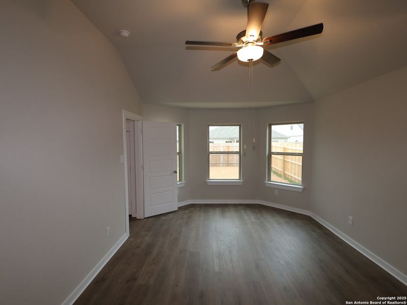 Spacious, unfurnished interior of a new home in Winding Brook, San Antonio (Image 16). Spacious, unfurnished interior of a new home in Winding Brook, San Antonio (Image 16).