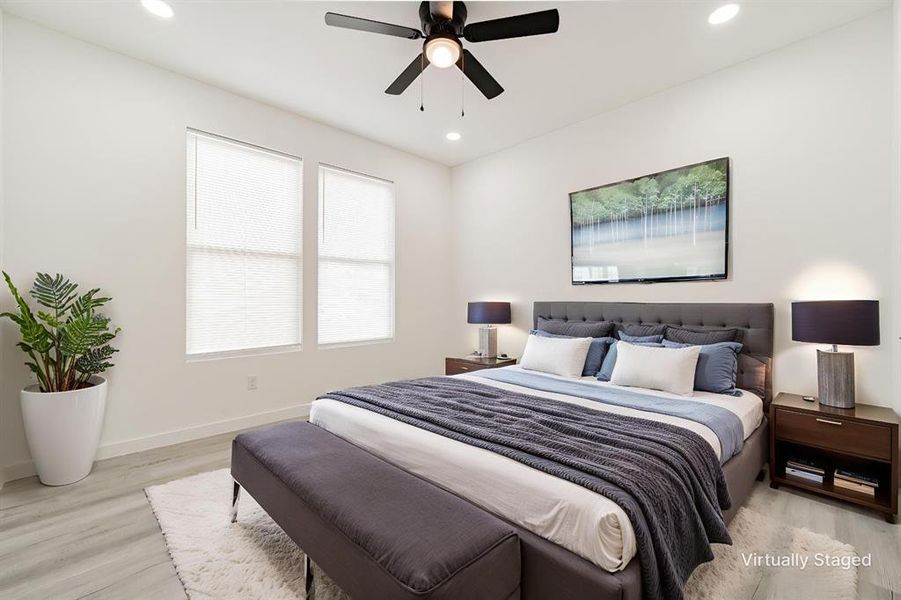 Furnished interior view inside a new home in , Dallas (Image 14).