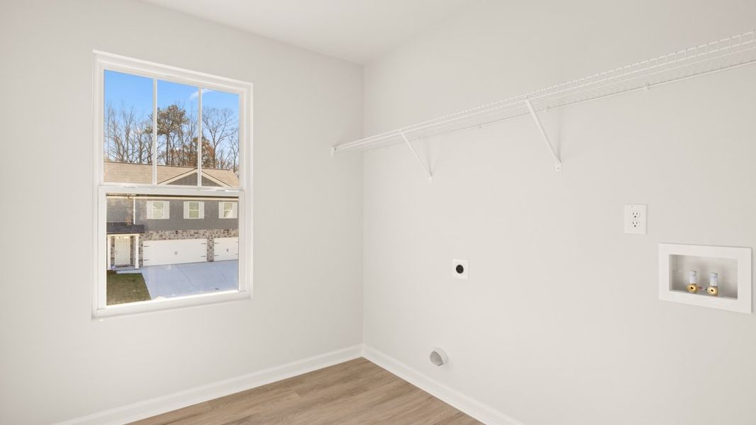 Representative unfurnished interior of a home built from the Halton by D.R. Horton in Northwoods at Mirror Lake, Villa Rica (Image 32).