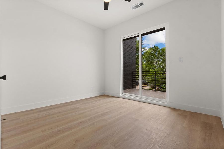 Spacious, unfurnished interior of a new home in , Dallas (Image 20).