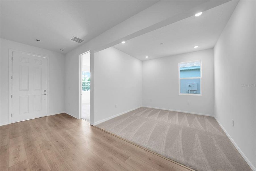 Spacious, unfurnished interior of a new home in Turnleaf, Punta Gorda (Image 26).