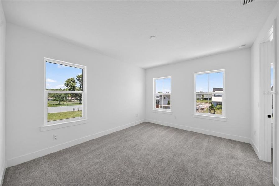 Spacious, unfurnished interior of a new home in Gracewater at Sarasota, Sarasota (Image 46).