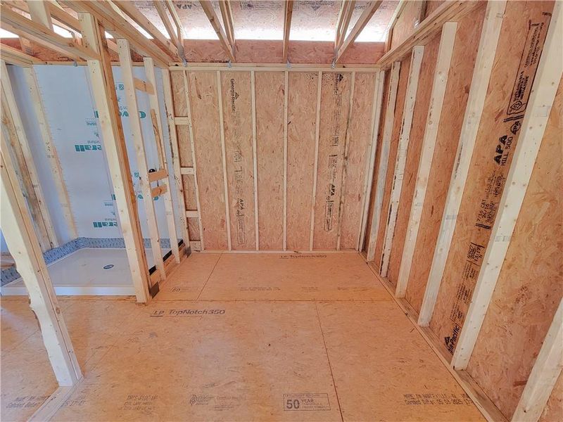 Spacious, unfurnished interior of a new home in The Estates at Casteel, Bethlehem (Image 9).