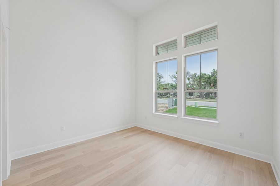 Spacious, unfurnished interior of a new home in Sage Hollow, Kyle (Image 17).