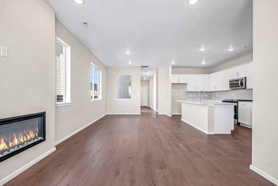 Spacious, unfurnished interior of a new home in Barefoot Village, Firestone (Image 19).