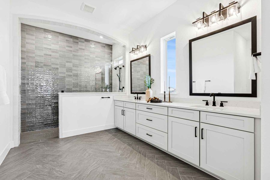 The Aldenridge - Owner's Bath The Aldenridge - Owner's Bath