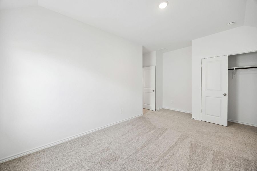 Spacious, unfurnished interior of a new home in Montgomery Bend, Montgomery (Image 29).