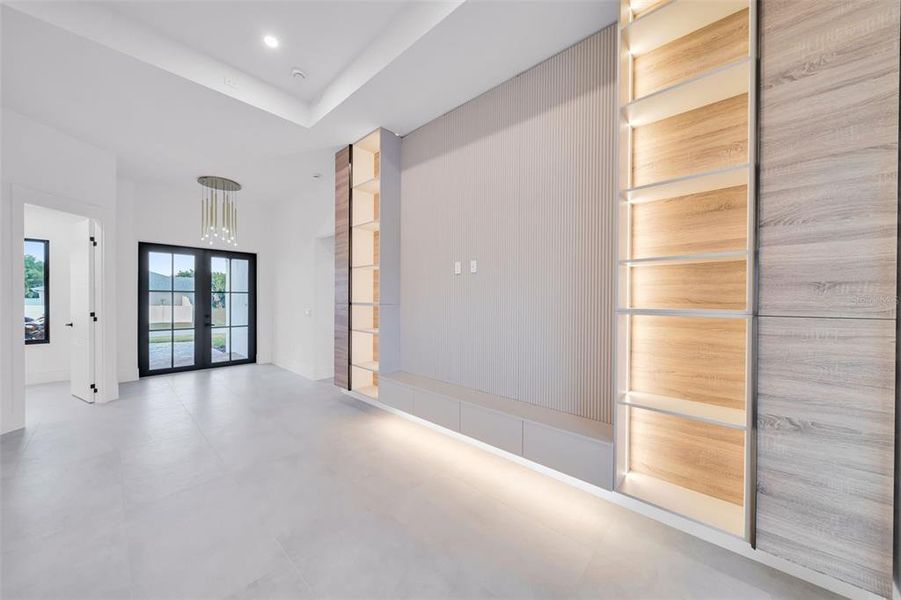 Spacious, unfurnished interior of a new home in , Cape Coral (Image 46).