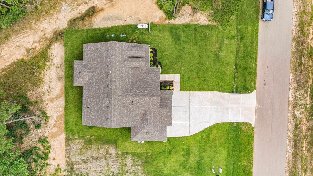 Image 32 of a home in Oakwood Ranch. Image 32 of a home in Oakwood Ranch.
