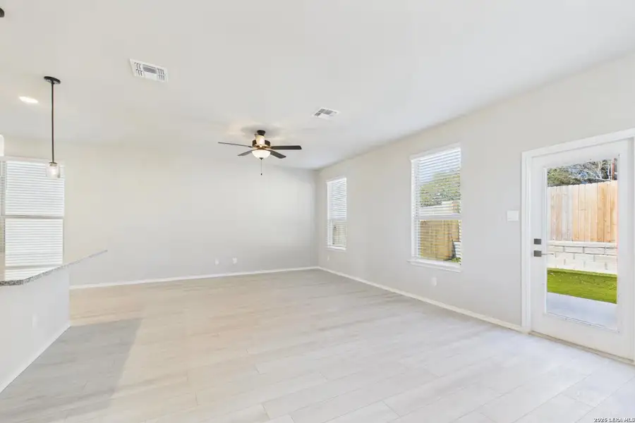 Spacious, unfurnished interior of a new home in Meadows at Oak Creek, San Antonio (Image 20).