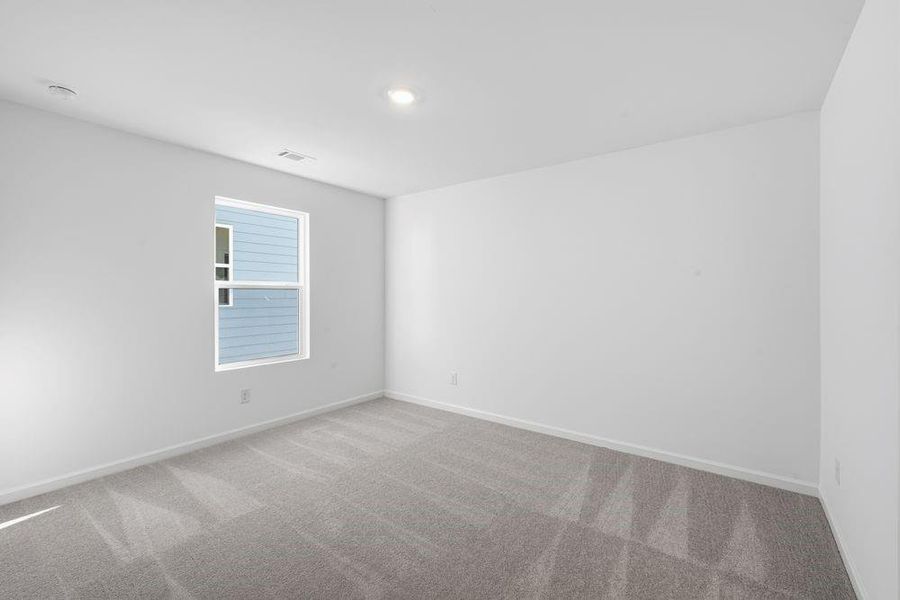 Spacious, unfurnished interior of a new home in Falls Creek, Flowery Branch (Image 17).