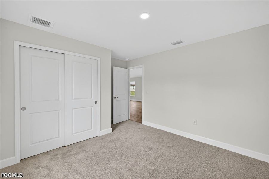 Spacious, unfurnished interior of a new home in Cape Coral, Cape Coral (Image 14).