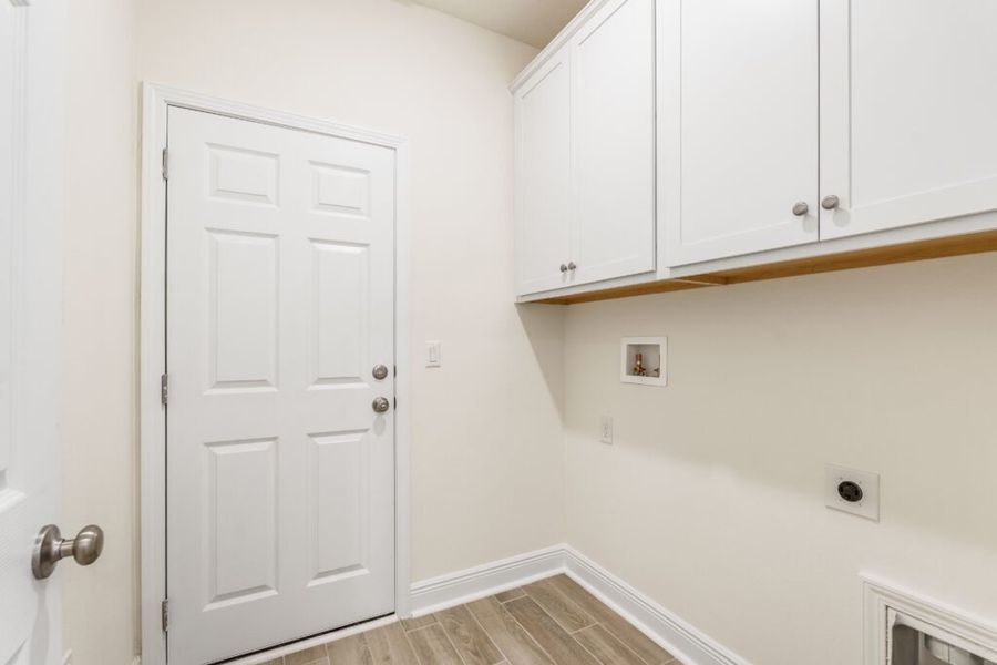 Spacious, unfurnished interior of a new home in Natureview, Freeport (Image 21).