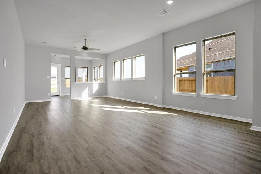 Image 40 of a home in Sunterra 50s. Image 40 of a home in Sunterra 50s.