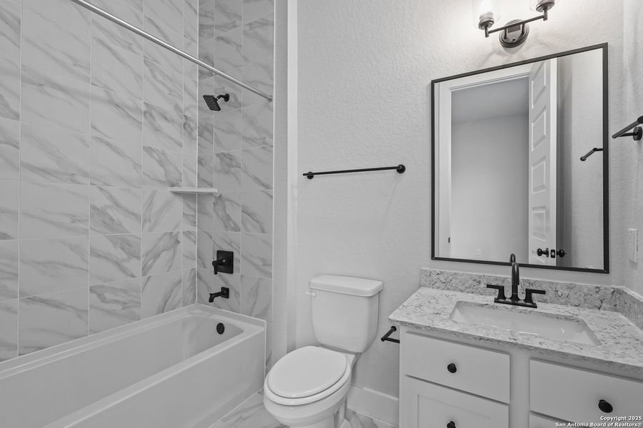 Furnished interior view inside a new home in Homestead, Schertz (Image 11).