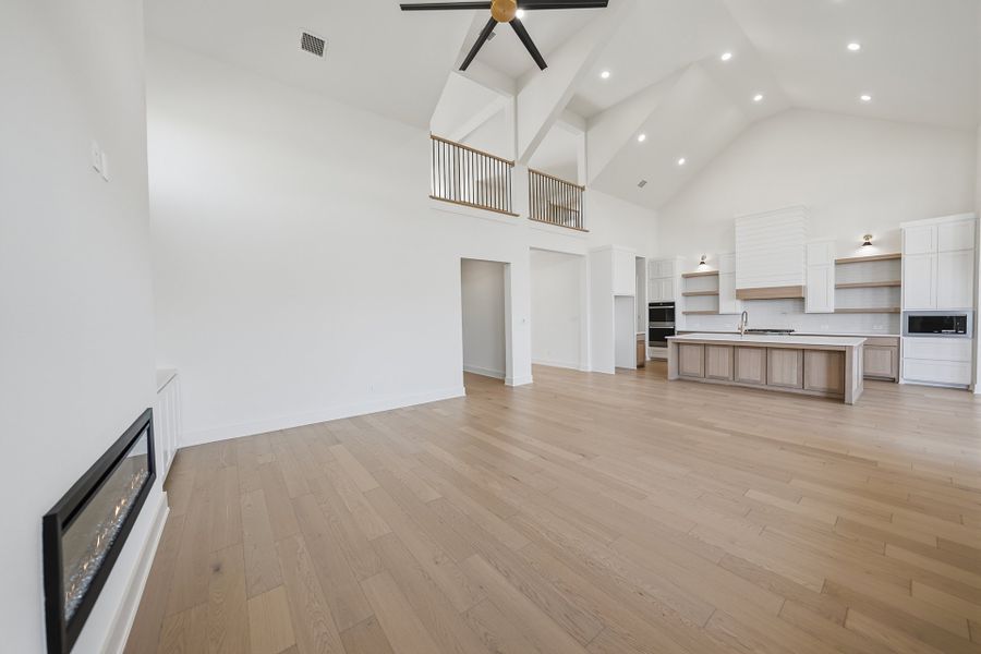 Spacious, unfurnished interior of a new home in Park Place - 80' Lots, Prosper (Image 33).