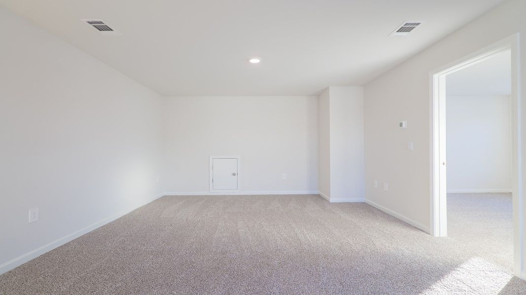 Spacious, unfurnished interior of a new home in Olson Ridge, Tallahassee (Image 14).