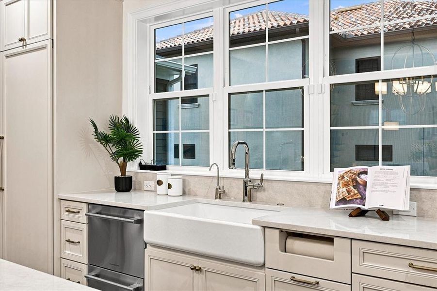 Exterior details and patio area of a home in , Tampa (Image 30).